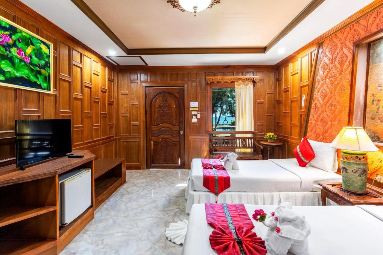 Villa Twin Room with Pool View