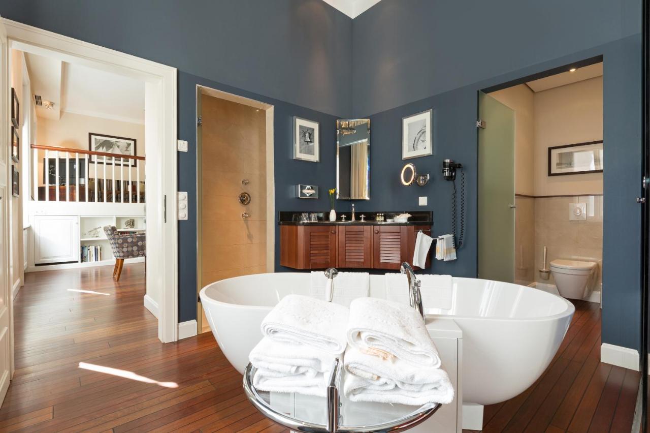 Premier Suite,1465744325:JPEG