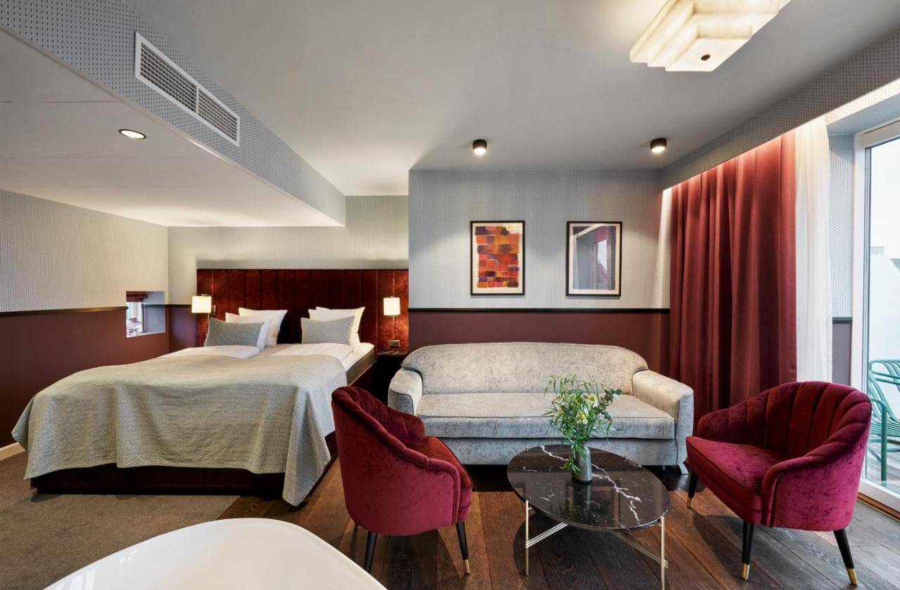 Signature Penthouse Suite