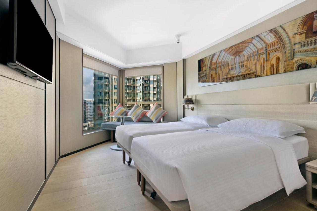 Alex Clover Seaview Triple Room