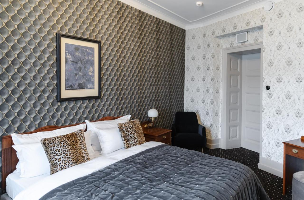 Deluxe Family Suite