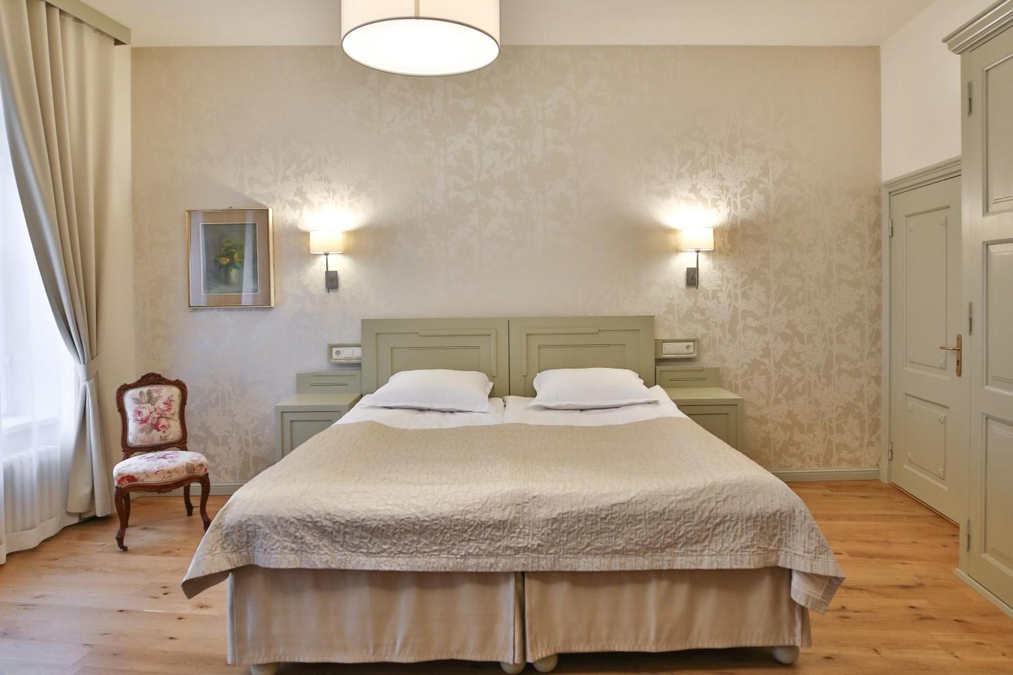 Deluxe Double Room Relaxation