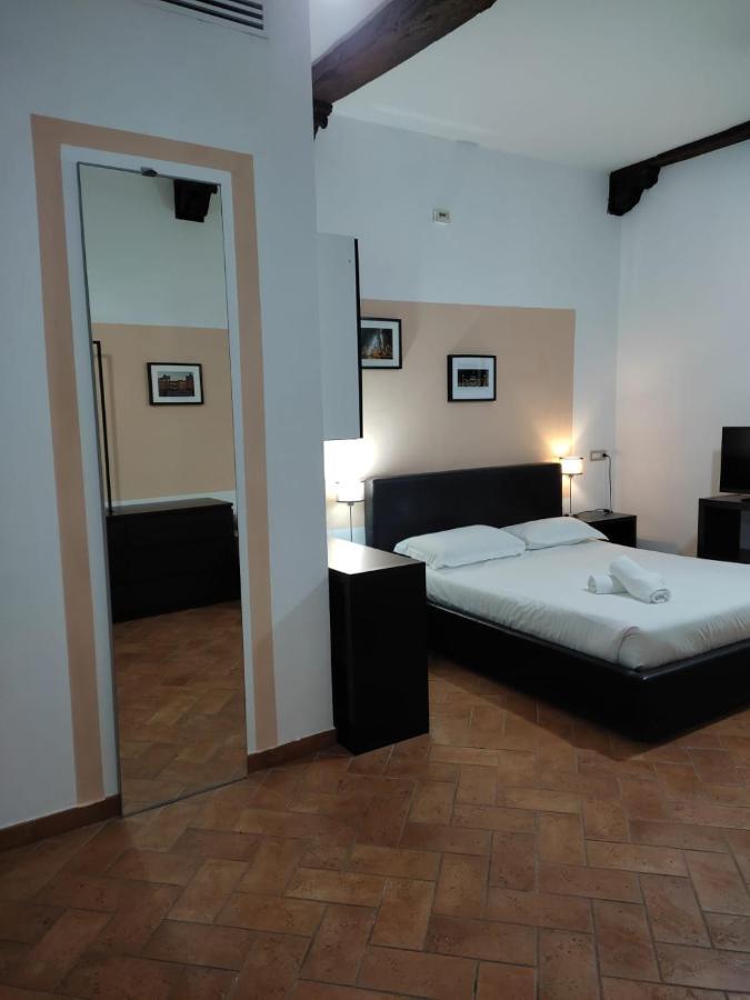 Triple Room Shower,632875014:JPEG