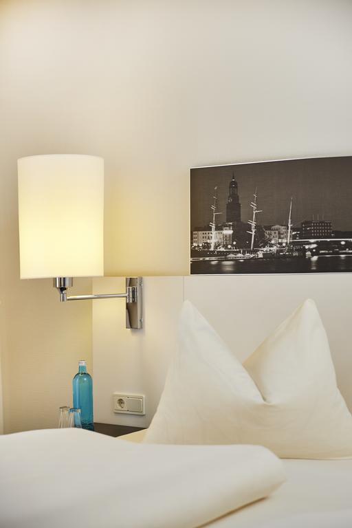 Standard Double Room,120192837:JPEG