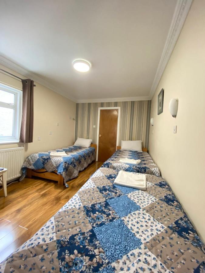 Basic Triple Room
