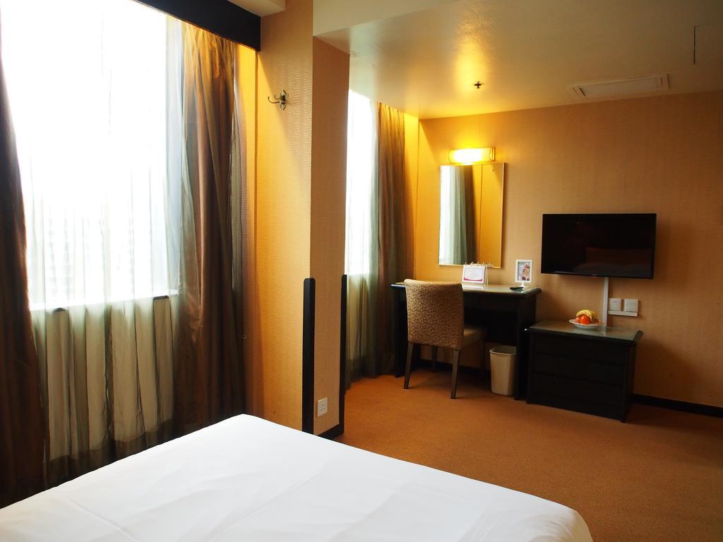 Deluxe Double Room Two Double Beds Garden View