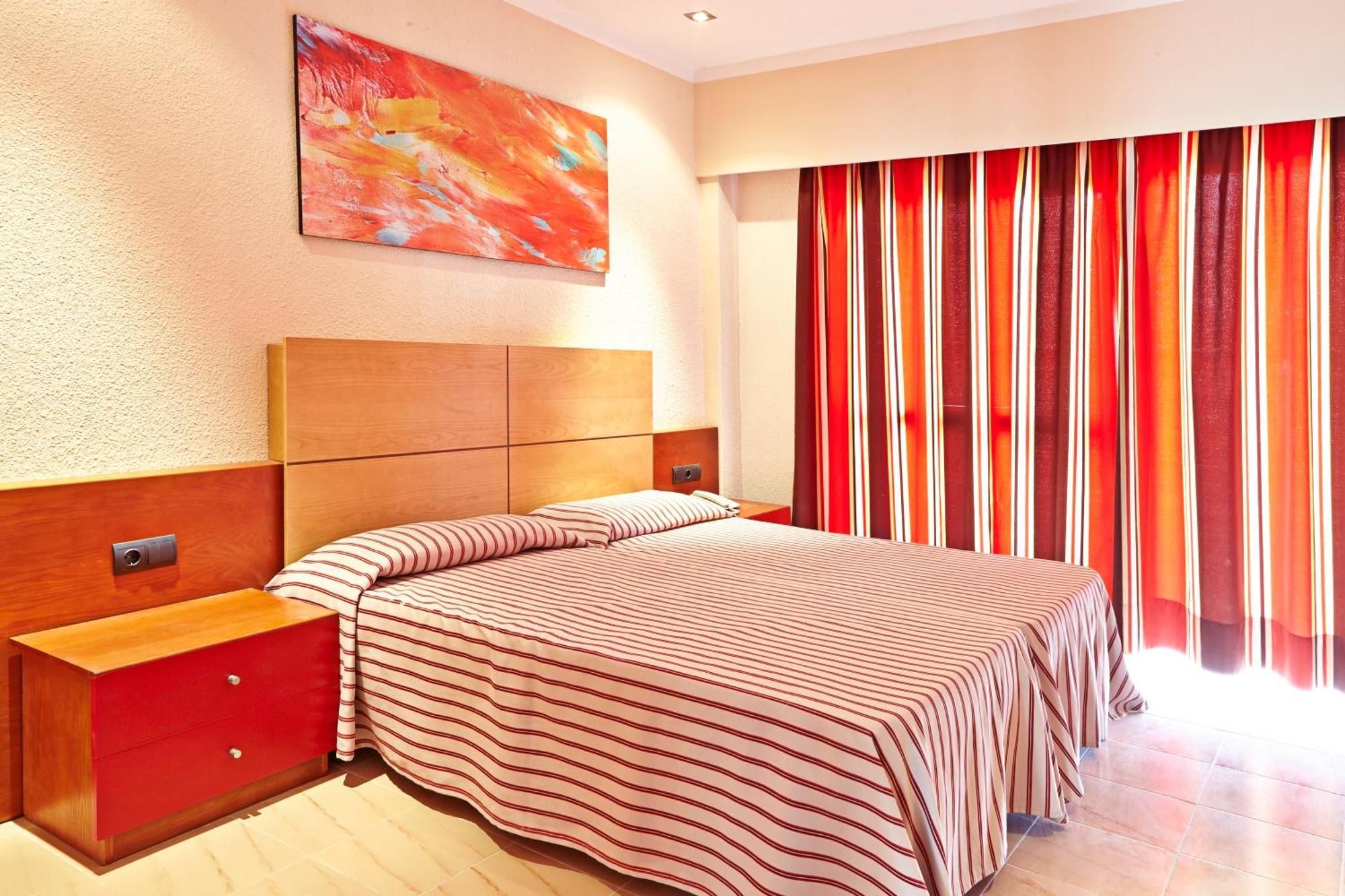 Double Room (2 Adults + 1 Child),786277908:JPEG