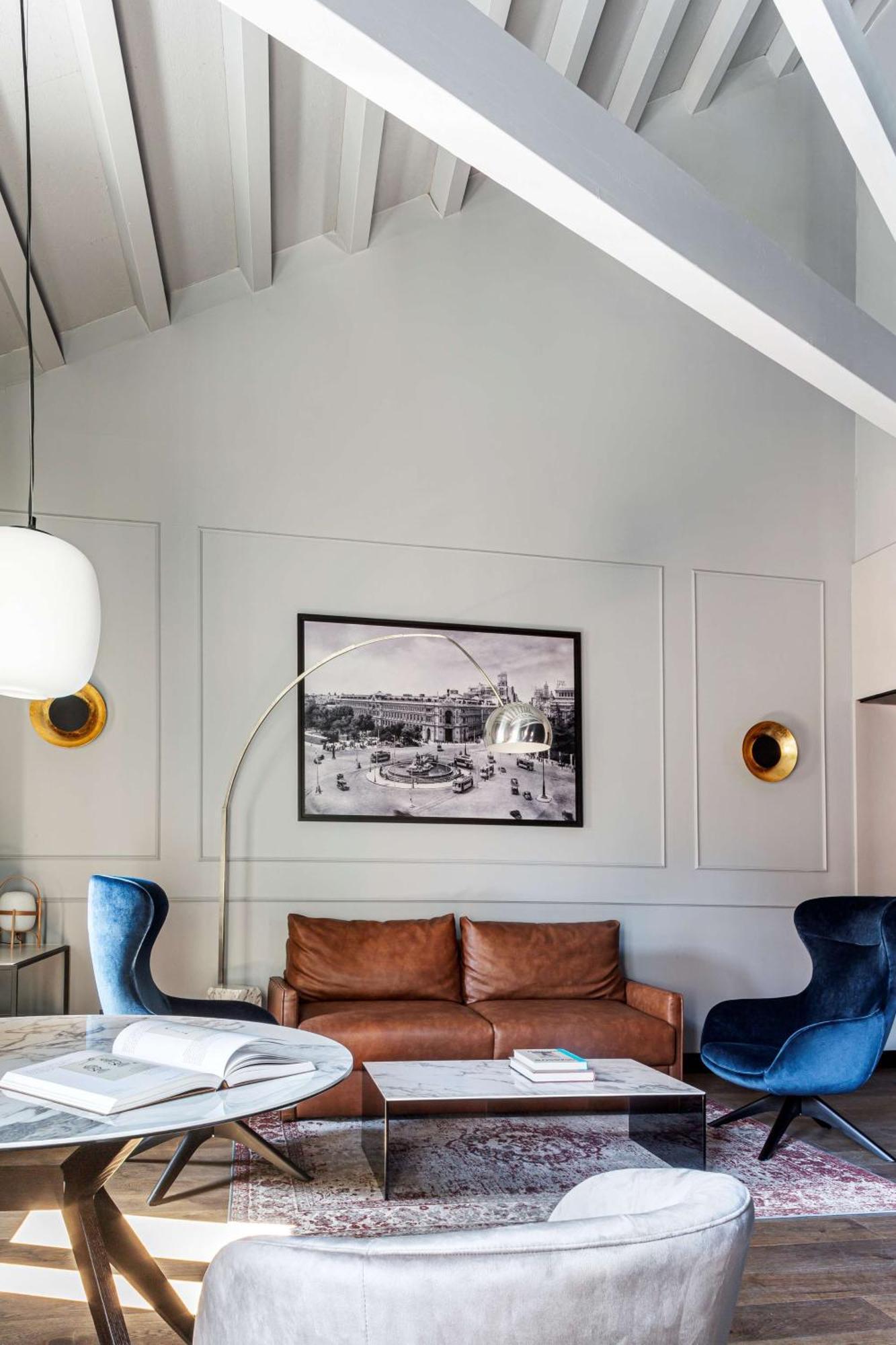 Suite med balkon og udsigt til pladsen