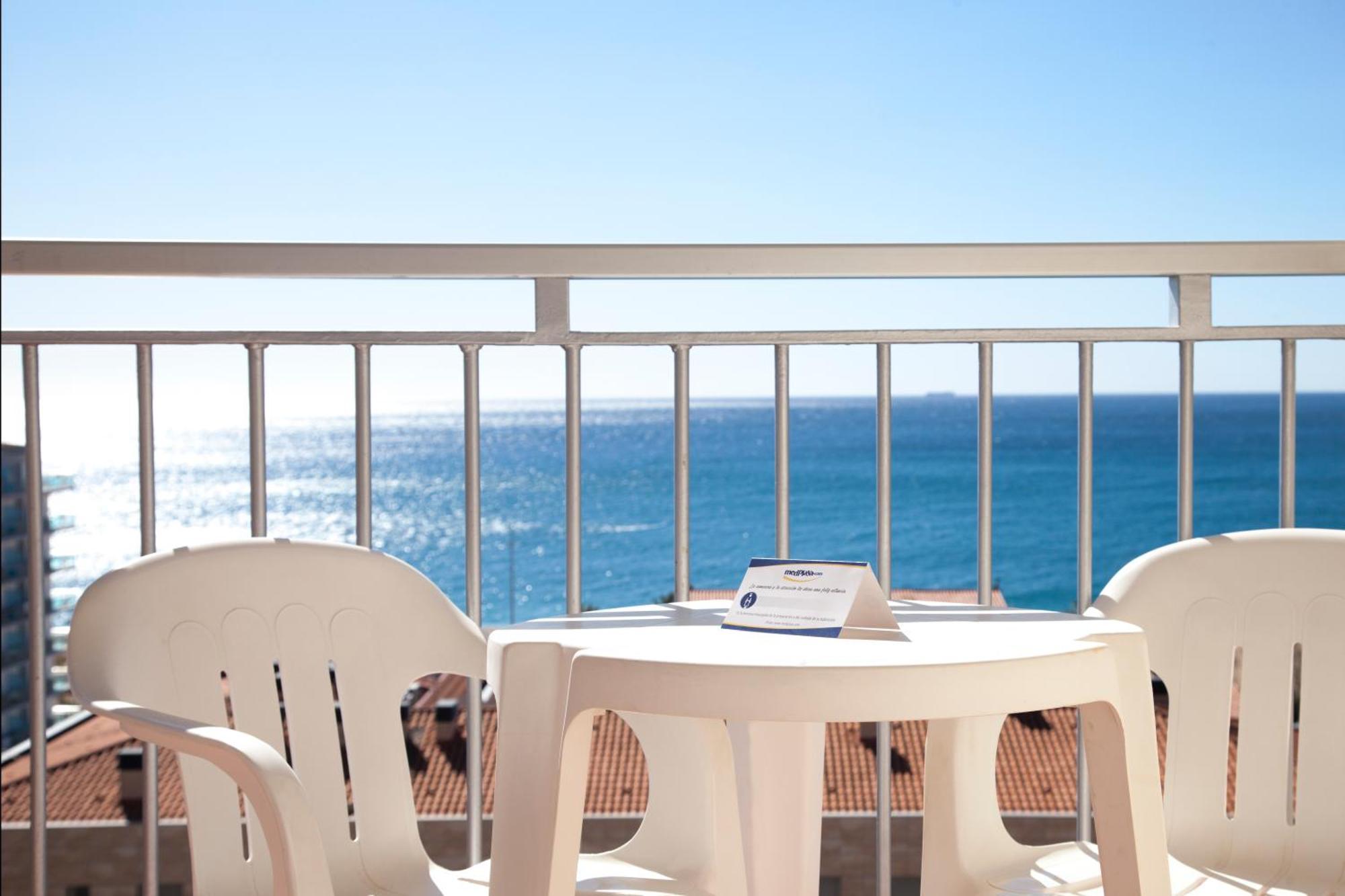 Dobbeltrom/Tomannsrom med terrasse og sjøutsikt