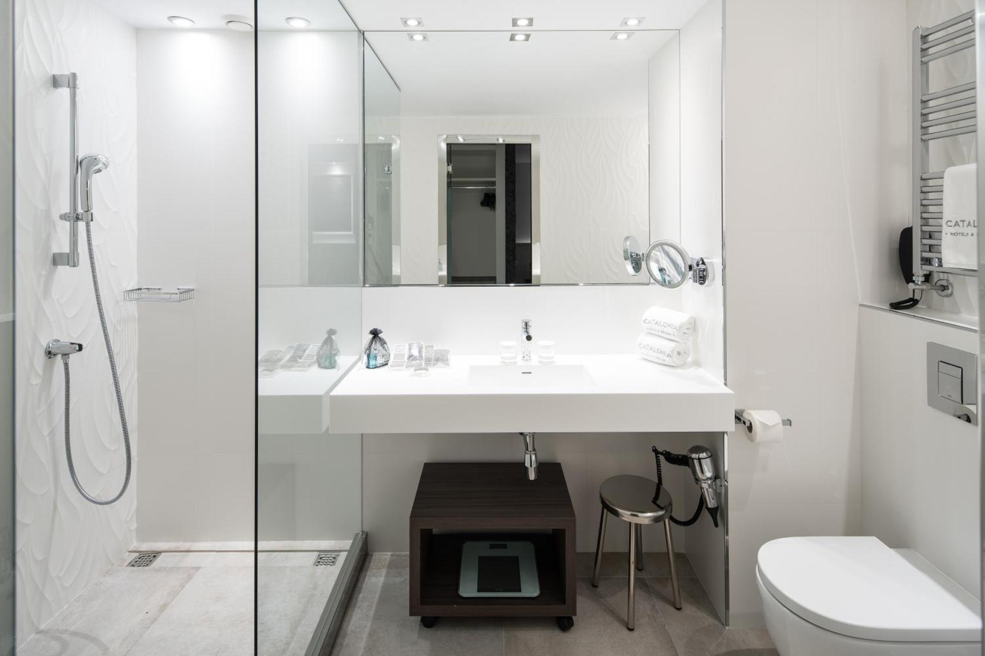 Triple Room (2 Adults + 1 Child),1552061047:JPEG