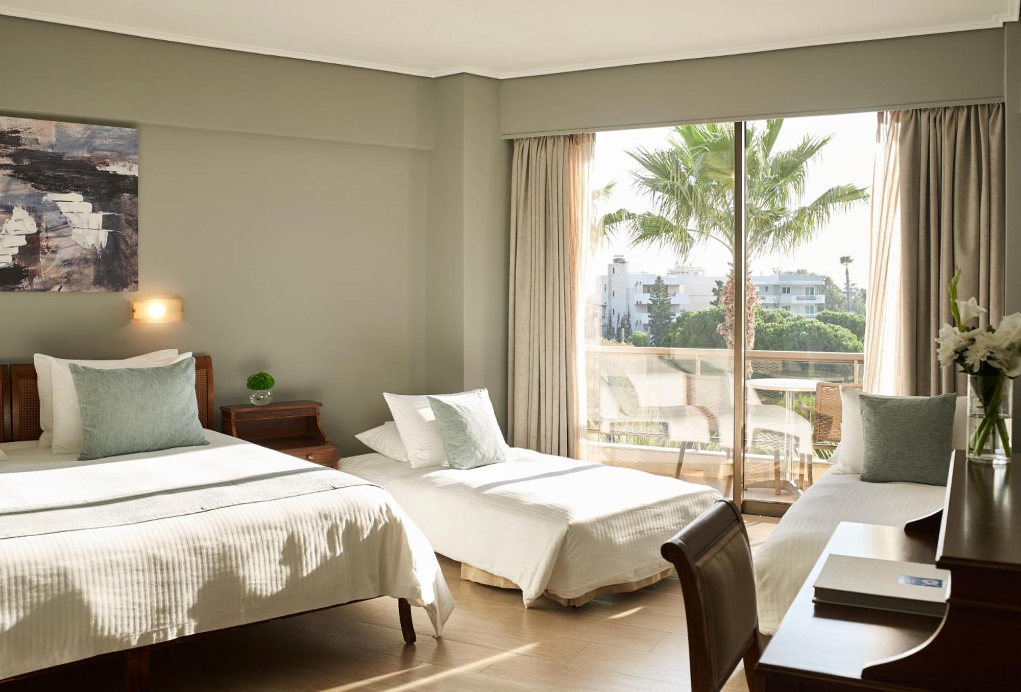 Family Room,1207977013:JPEG