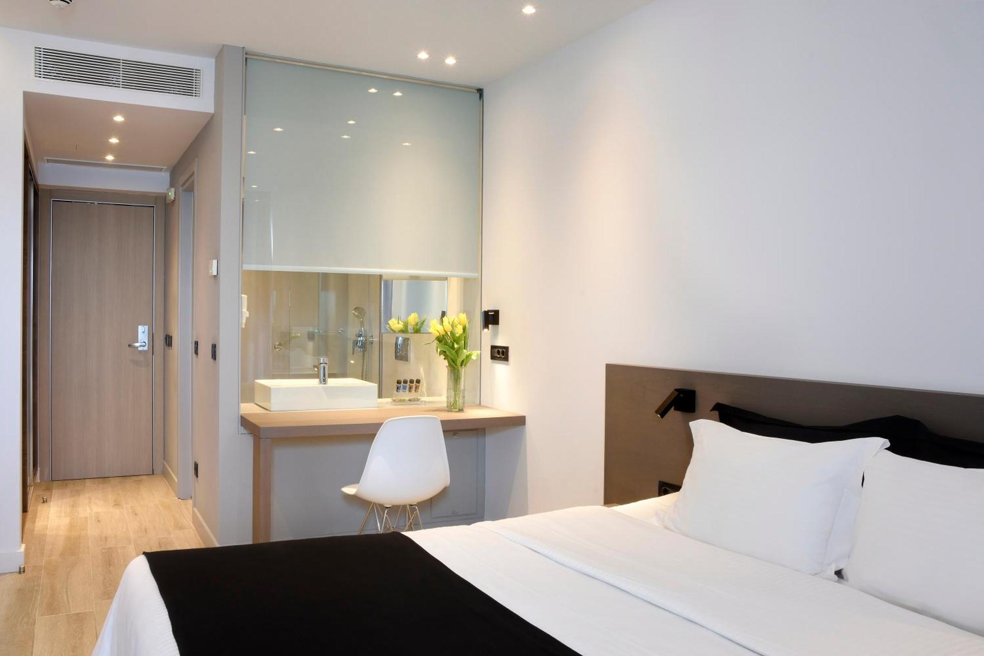 Double or Twin Room Sea View