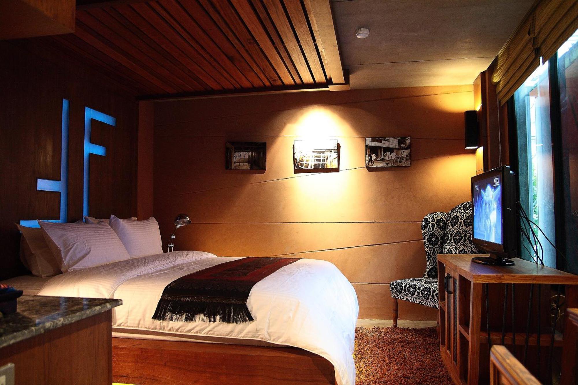 Deluxe Chill Room,1208809759:JPEG