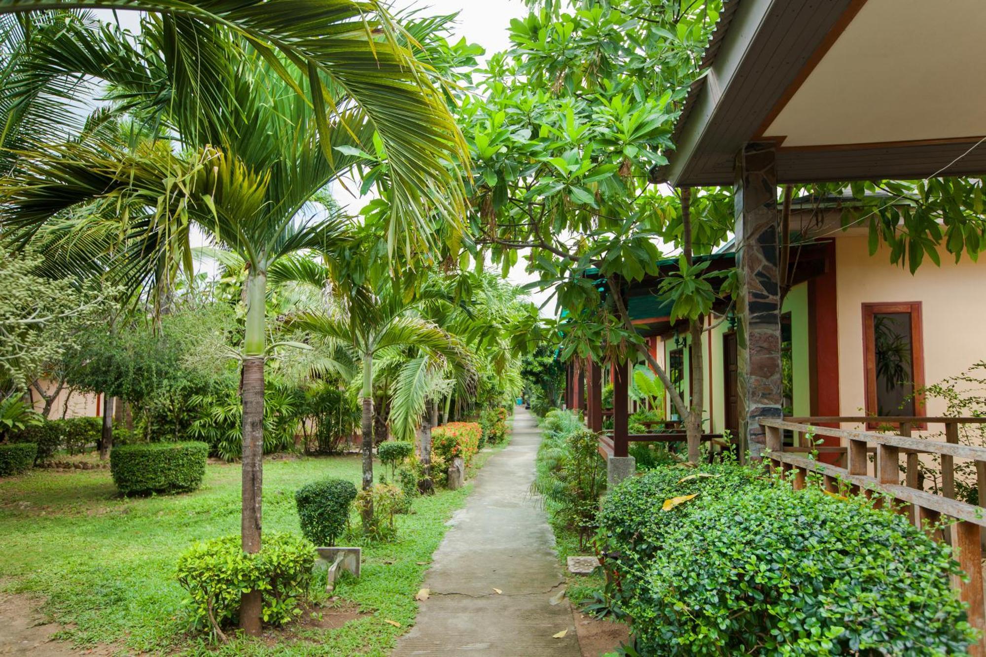 Bungalow with Garden View,1545072538:JPEG