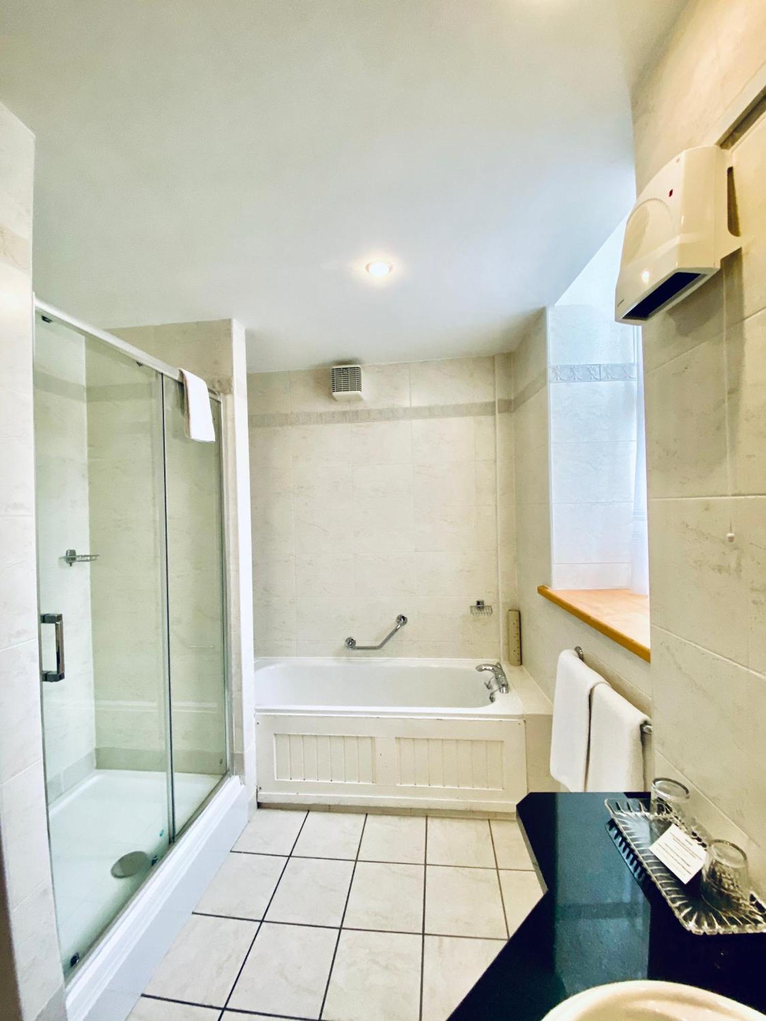 Double Room,1537429426:JPEG