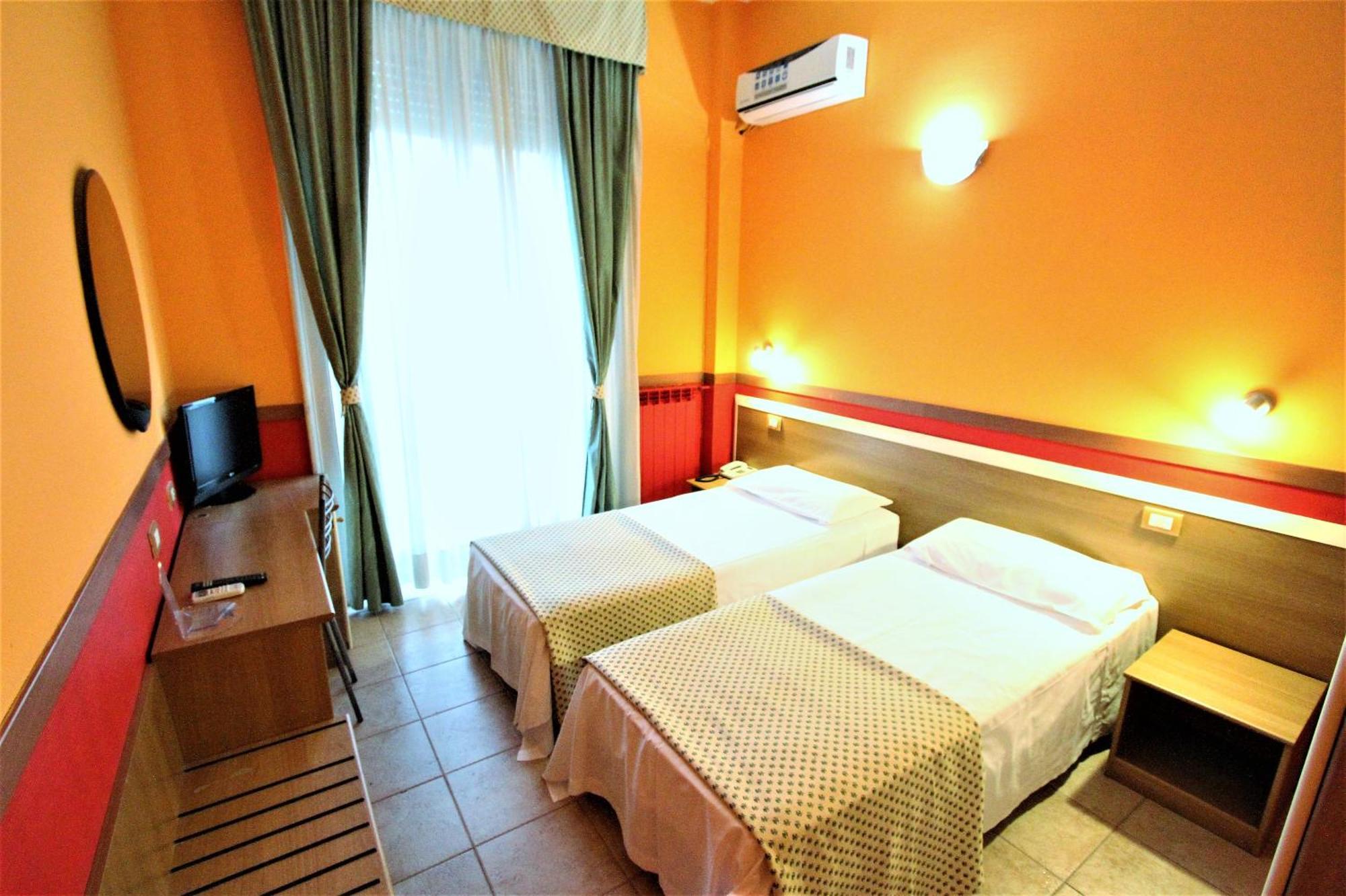 Standard Twin Room,1209221920:JPEG
