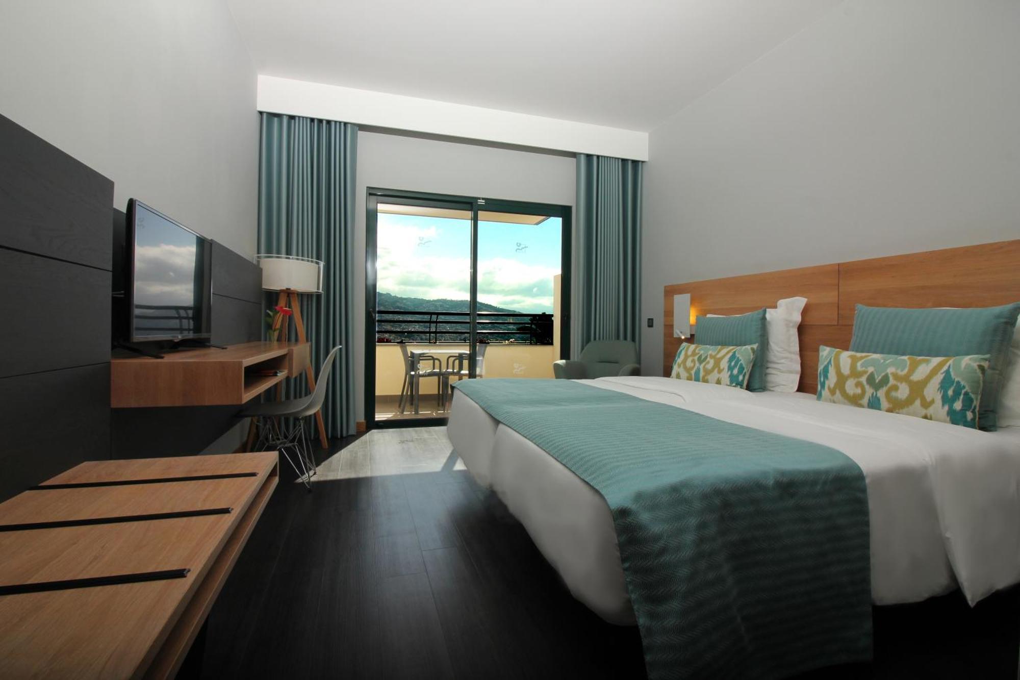 Superior Double or Twin Room Sea View