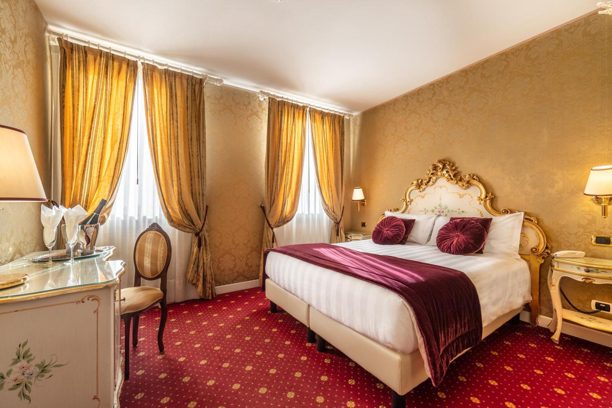 Superior Double Room Canal View