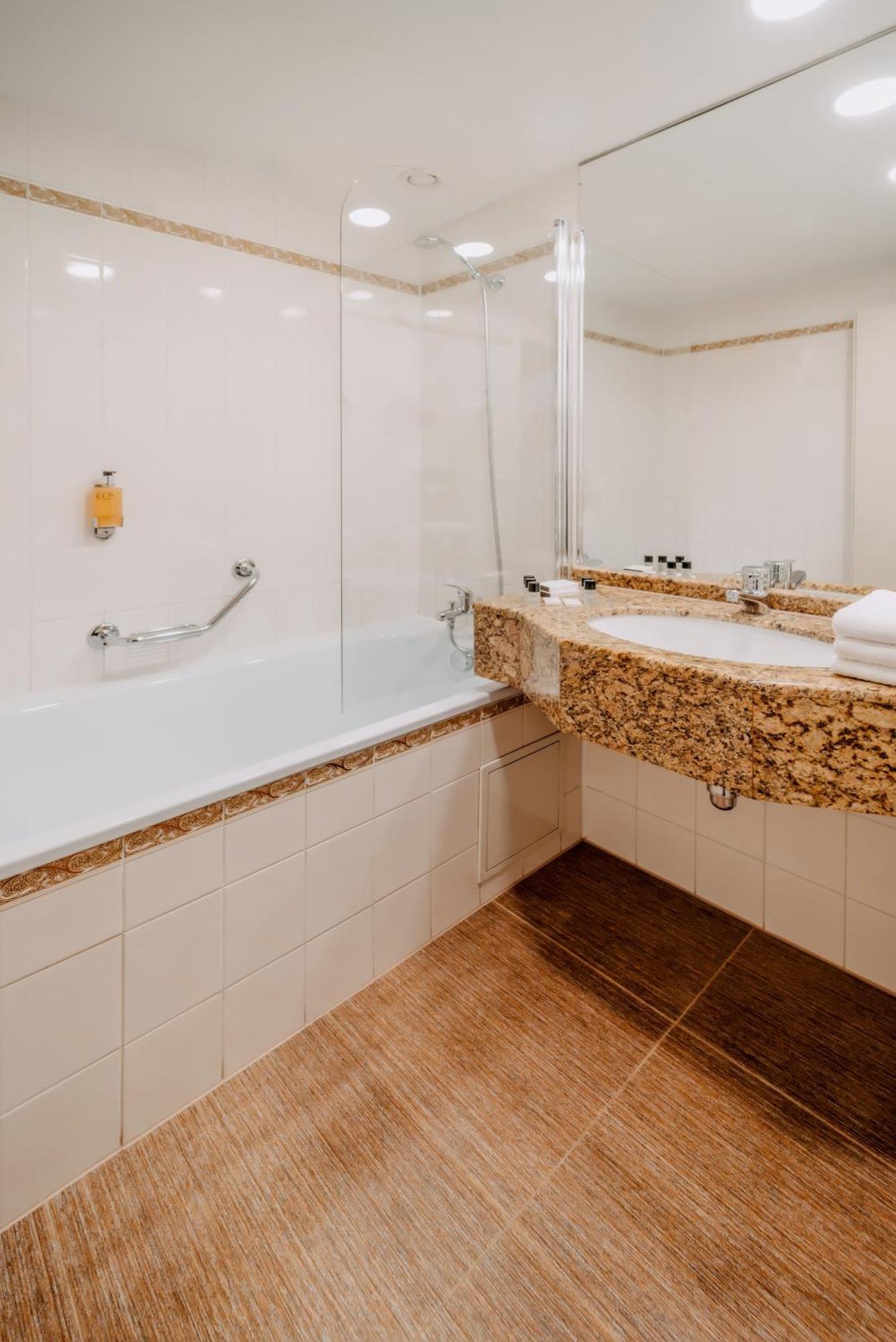 Standard Double or Twin Room,1596009223:JPEG