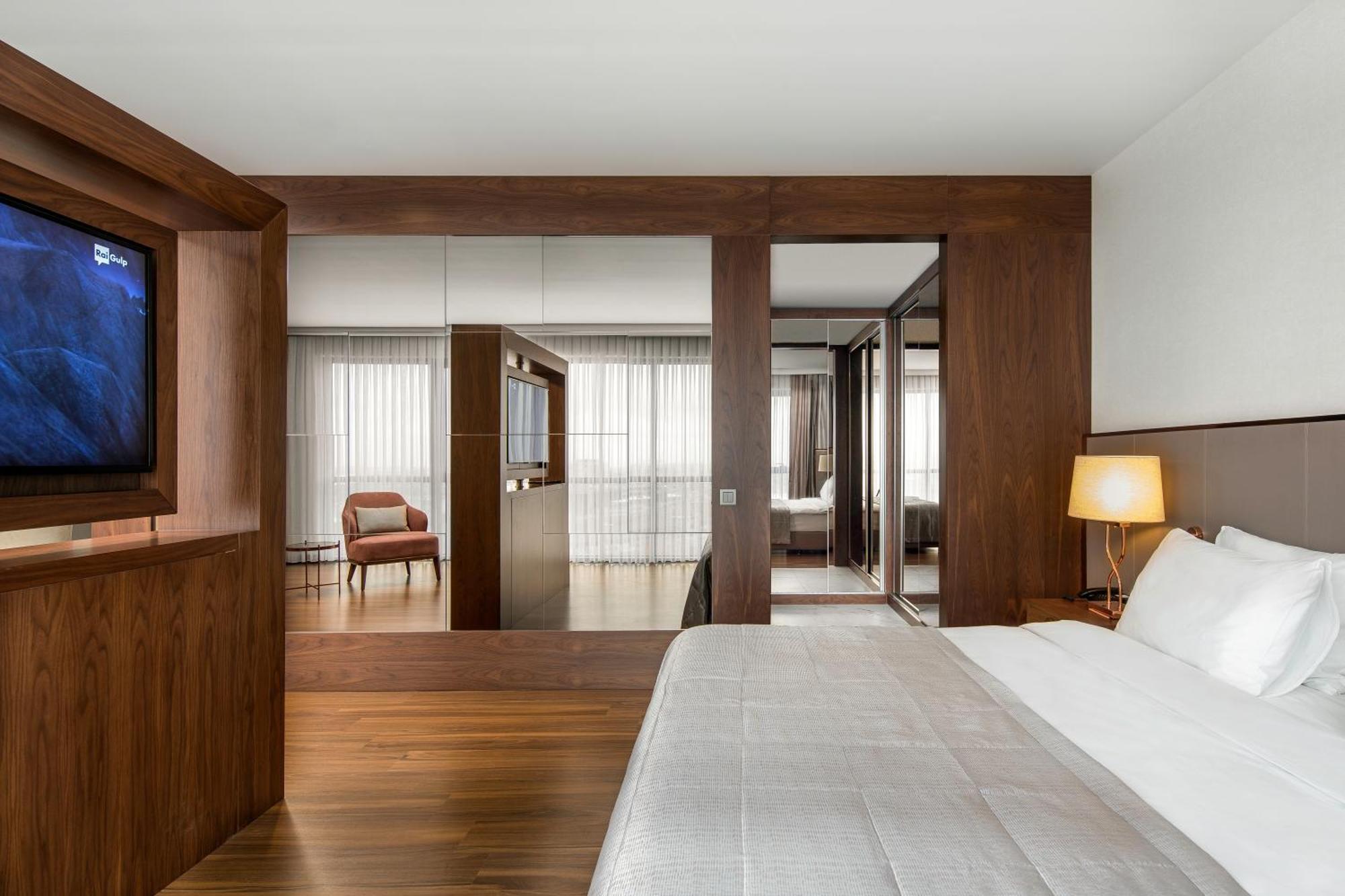 Junior Suite with Golden Horn View,1274971288:JPEG