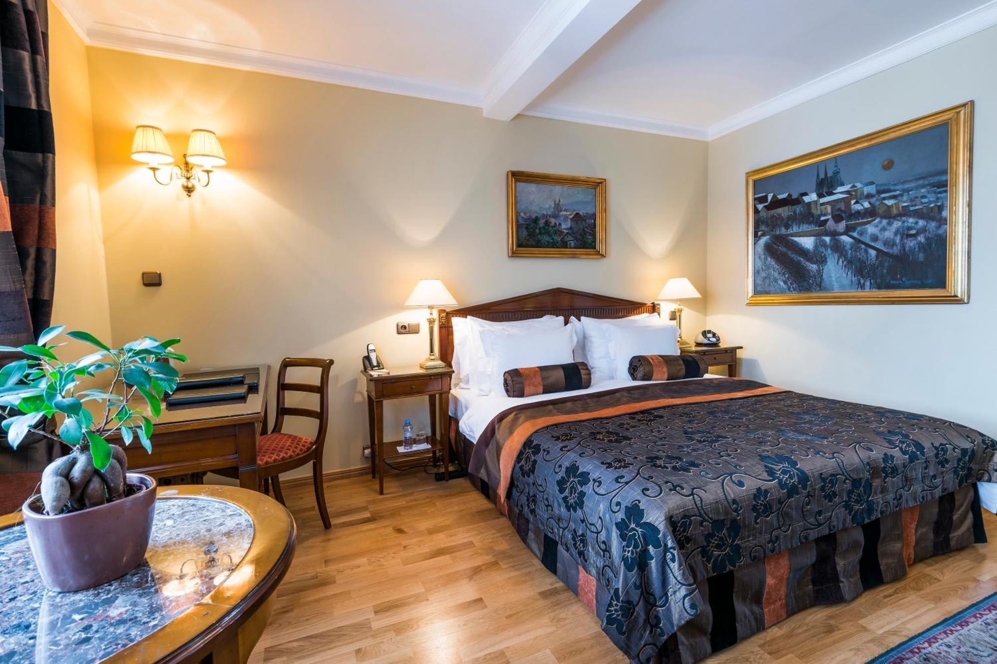 Superior Double or Twin Room,1209877699:JPEG