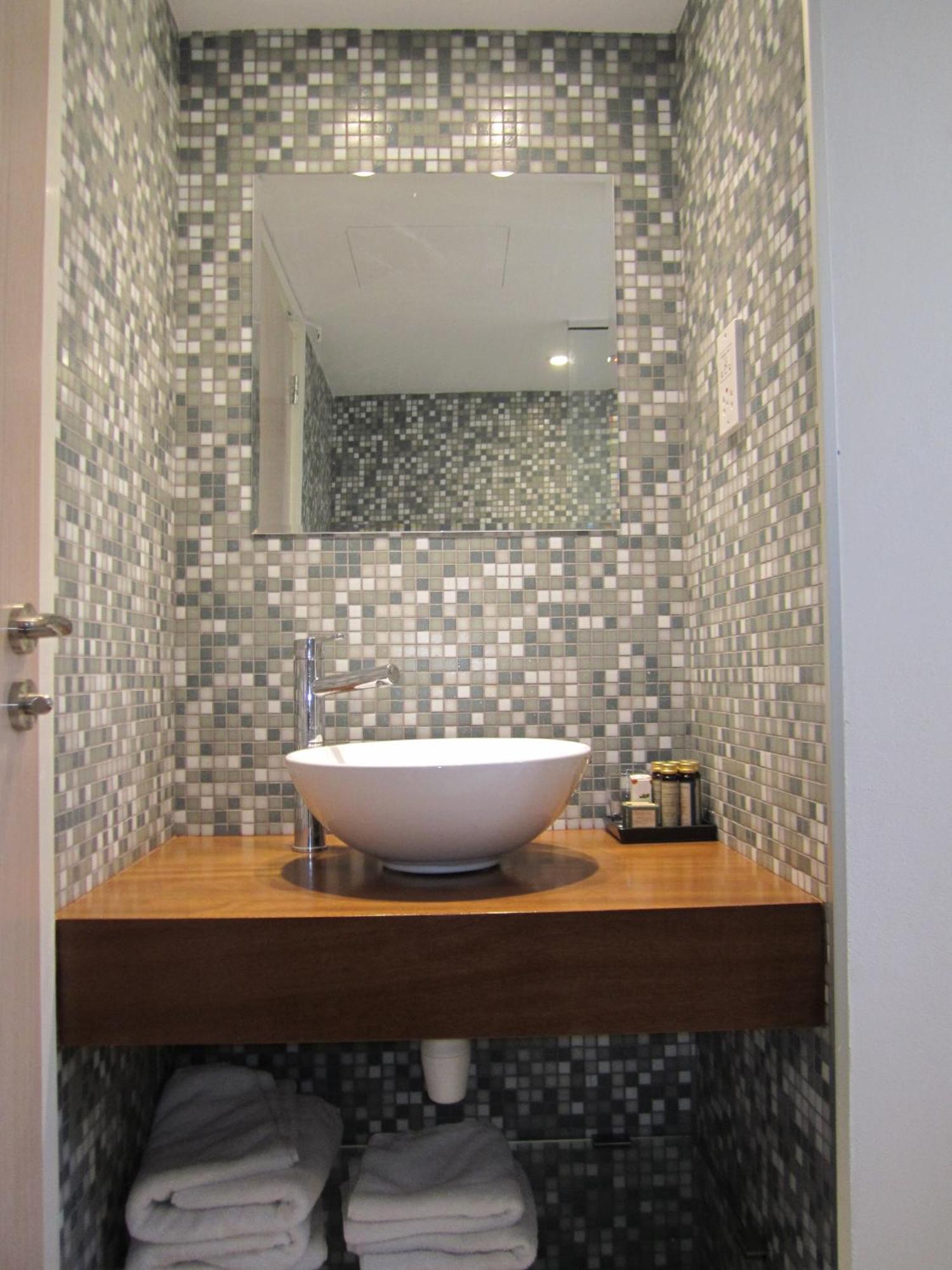 Superior One-Bedroom Apartment,1210080034:JPEG