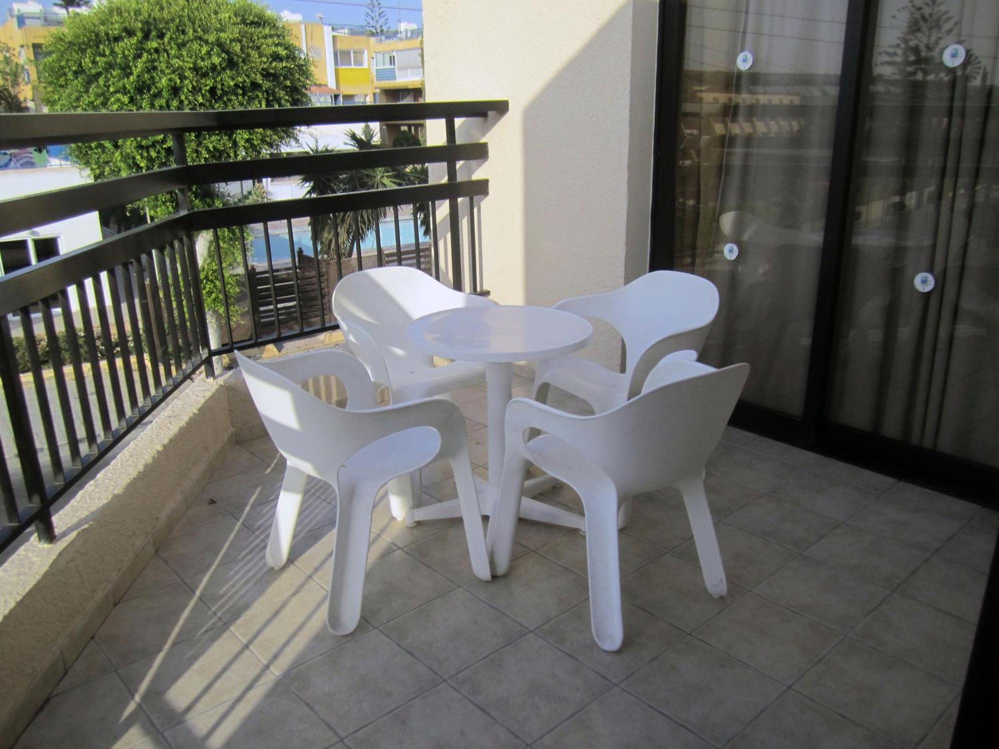 Two-Bedroom Apartment,1210080511:JPEG