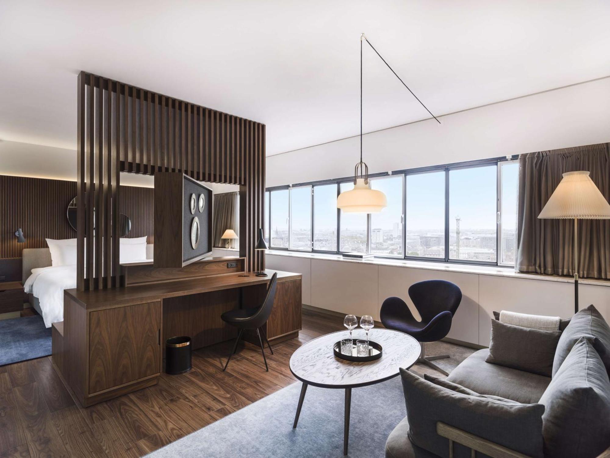 Signature Suite