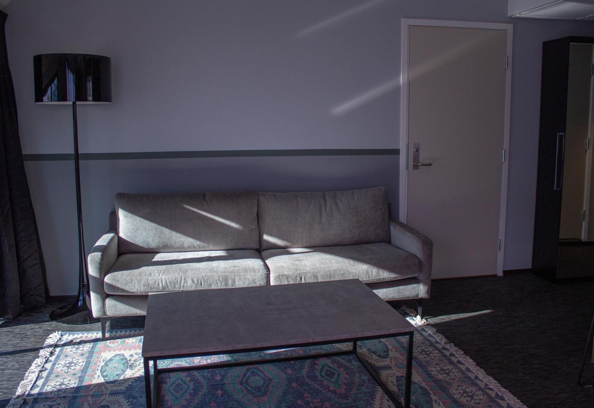 Family Room,1210275325:JPEG