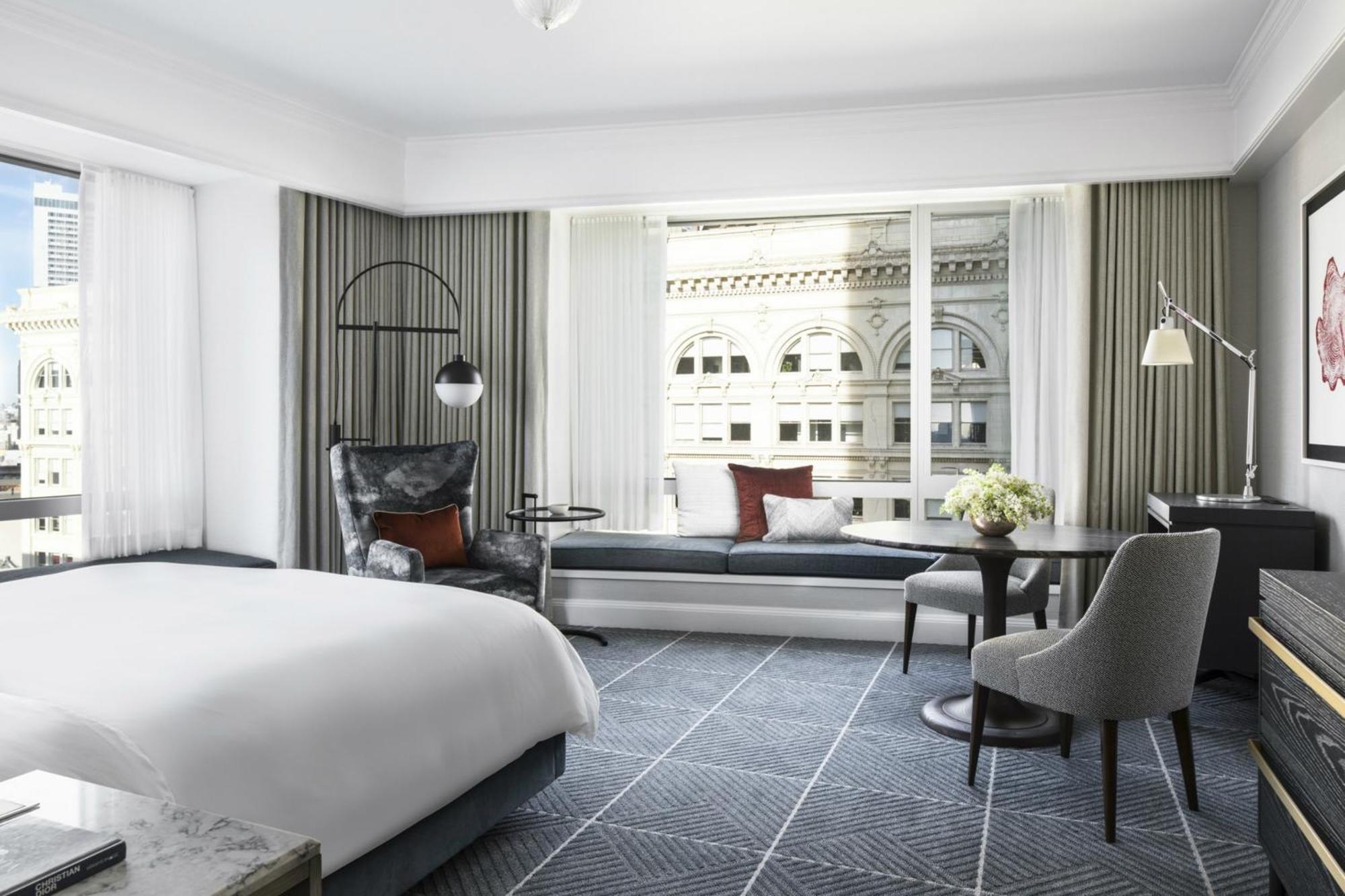 Rom Deluxe med king-size-seng og utsikt