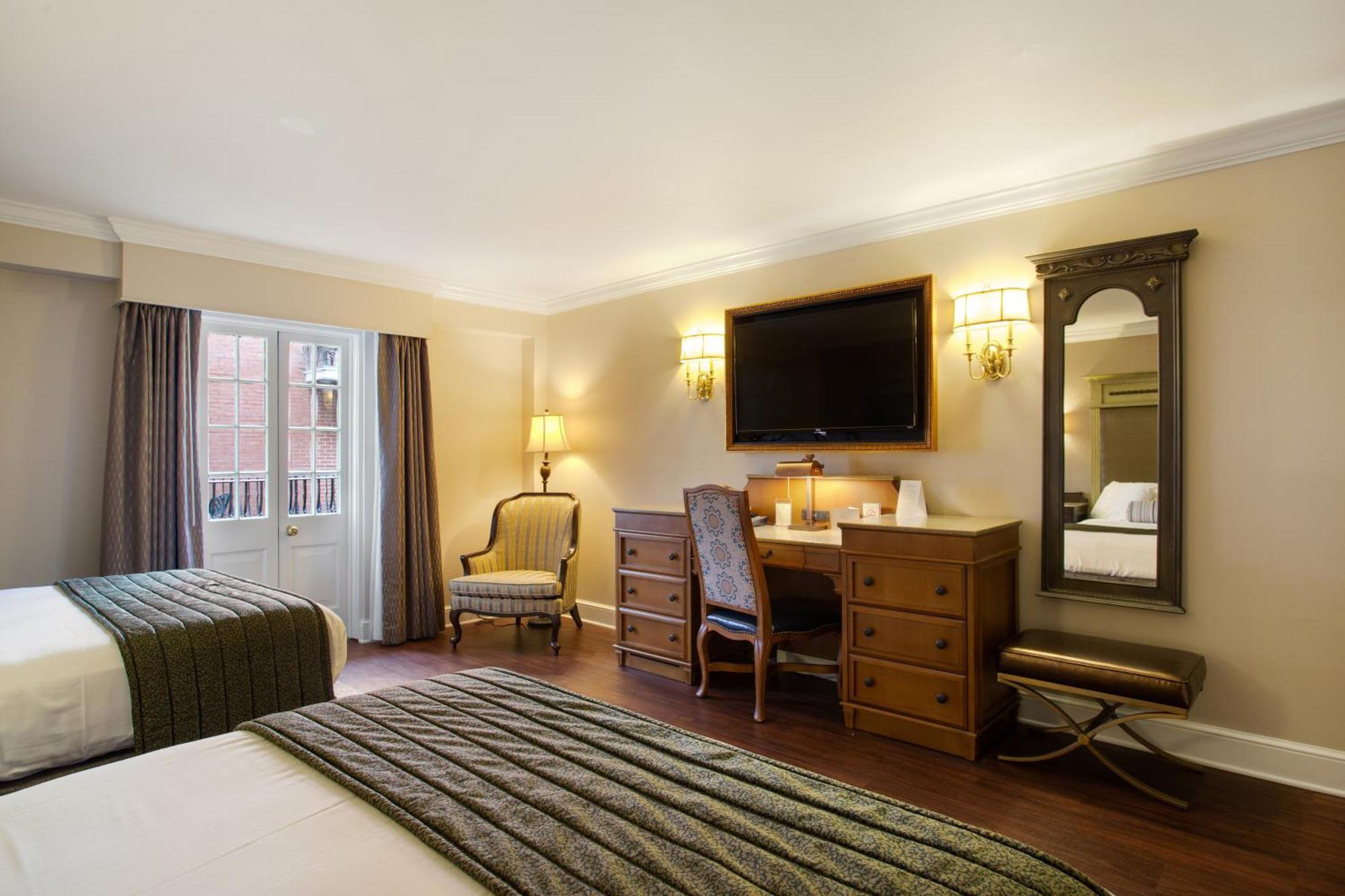Two Queen Beds Balcony Courtyard View