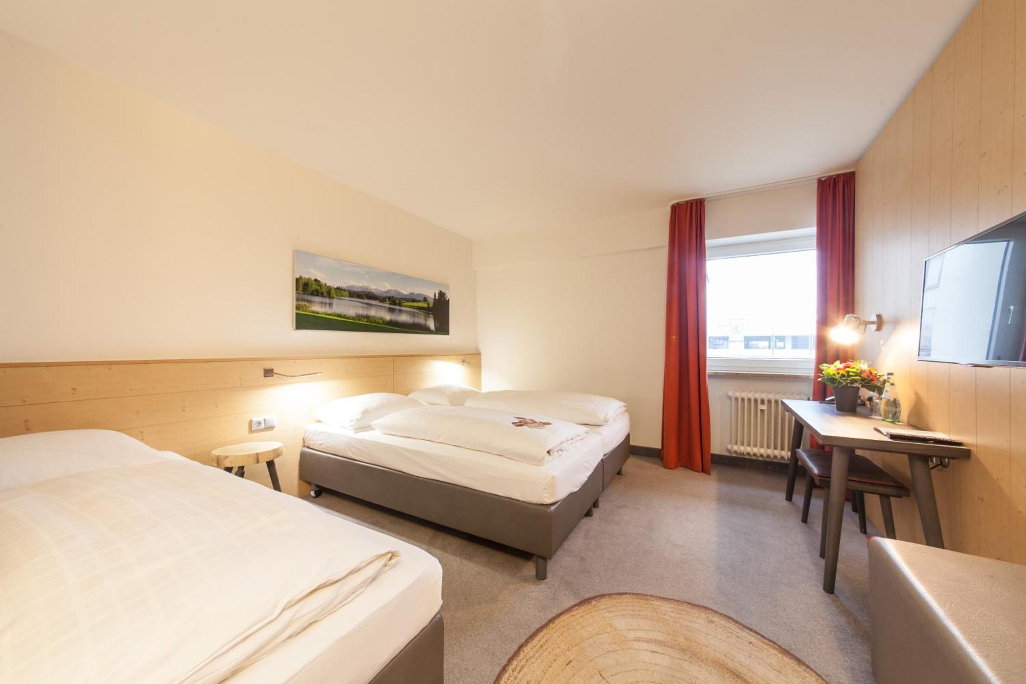 Standard Triple Room Three Single Beds