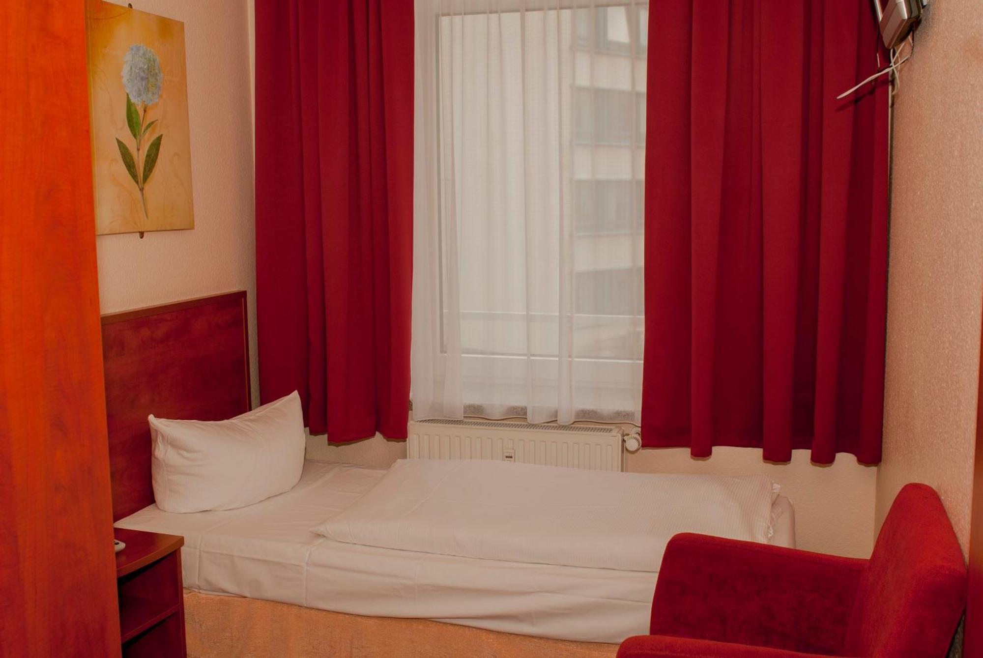 Single Room,1212154507:JPEG