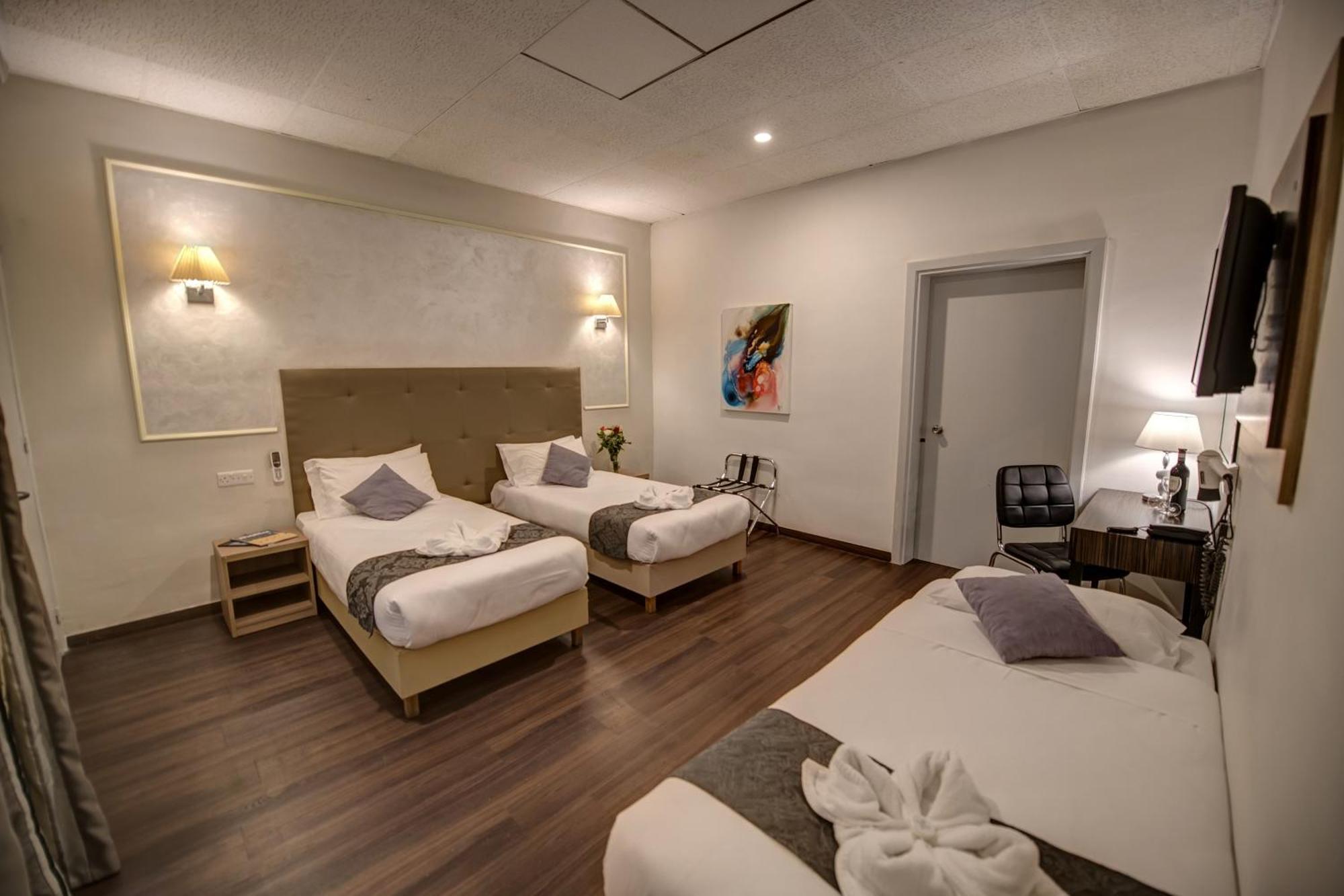 Triple Room