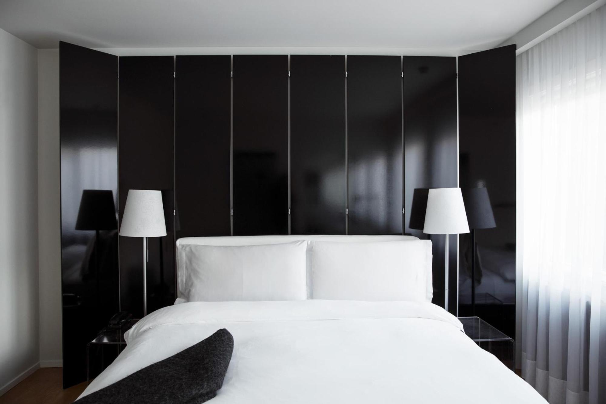 Double Deluxe King Room Courtyard View