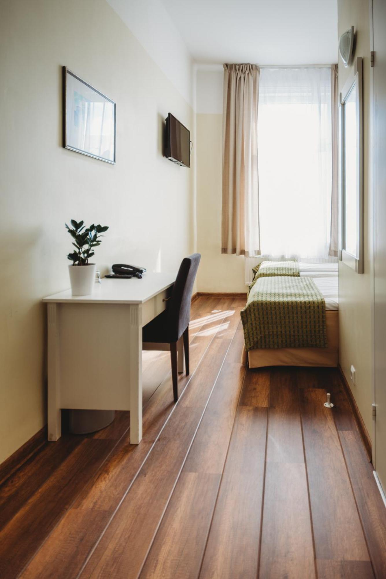 Economy Twin Room