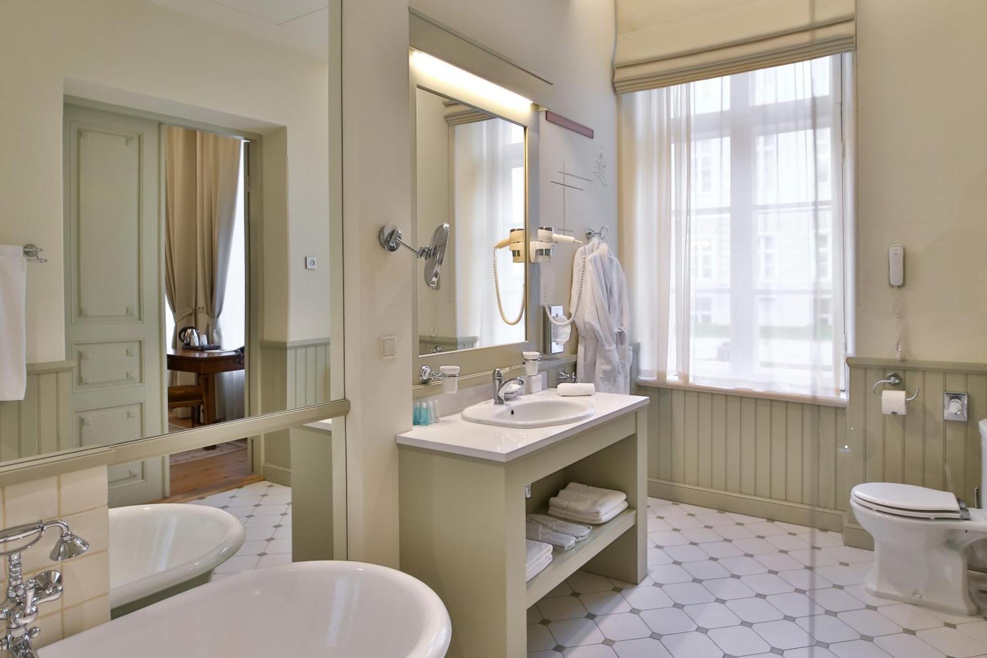 Deluxe Double Room Relaxation