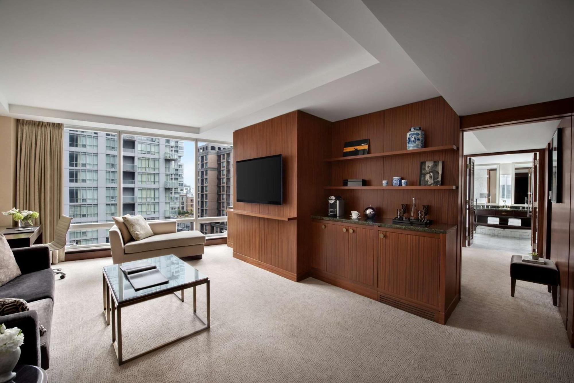 Deluxe One-Bedroom Suite