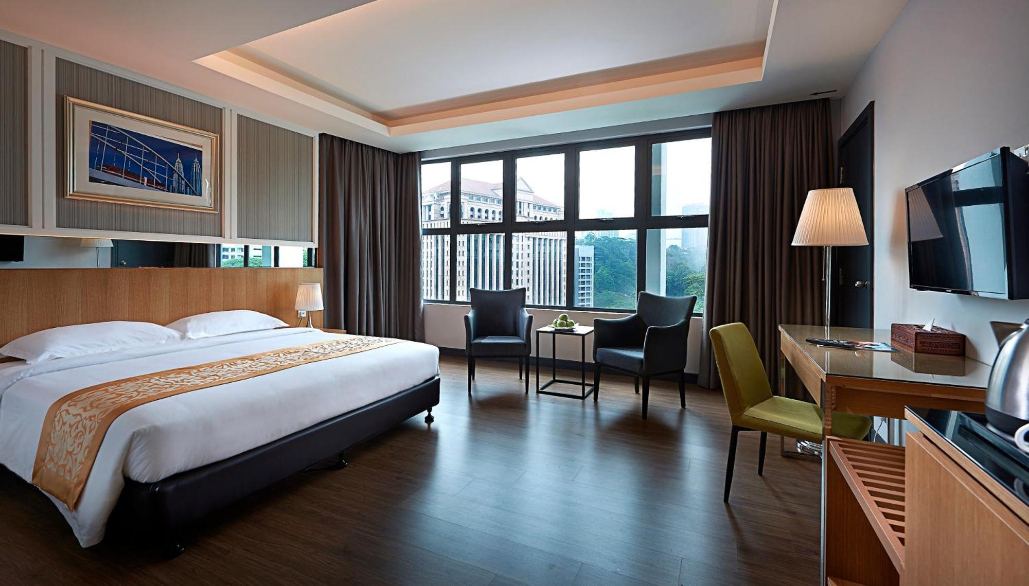 Deluxe King Room KL Tower View