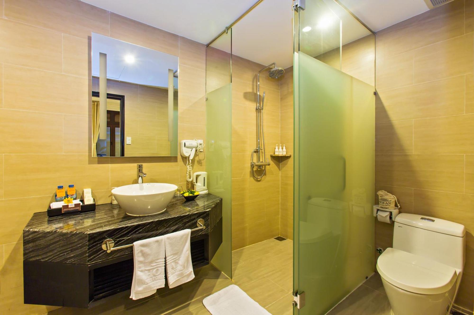 Suite with Balcony Garden/Pool View