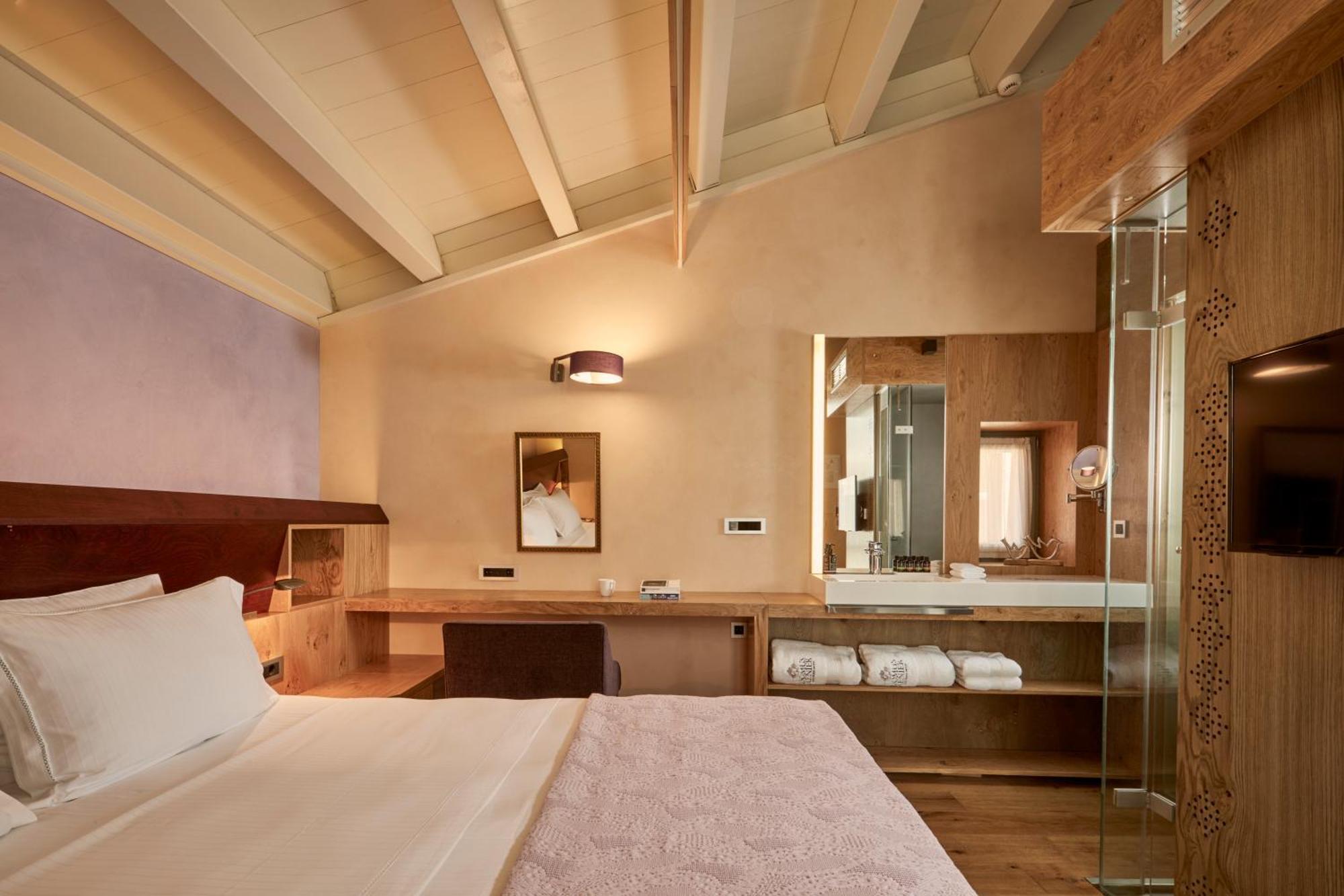 Juniorsuite med terrasse og utendørs boblebad med vannmassasje