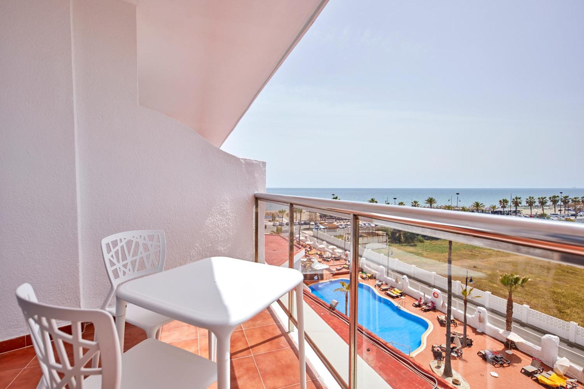 Standard Triple Room Sea View,1403815520:JPEG