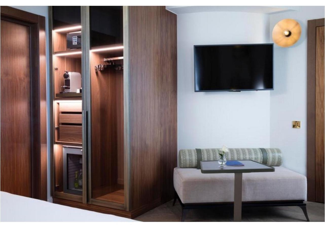 Superior Connecting Rooms