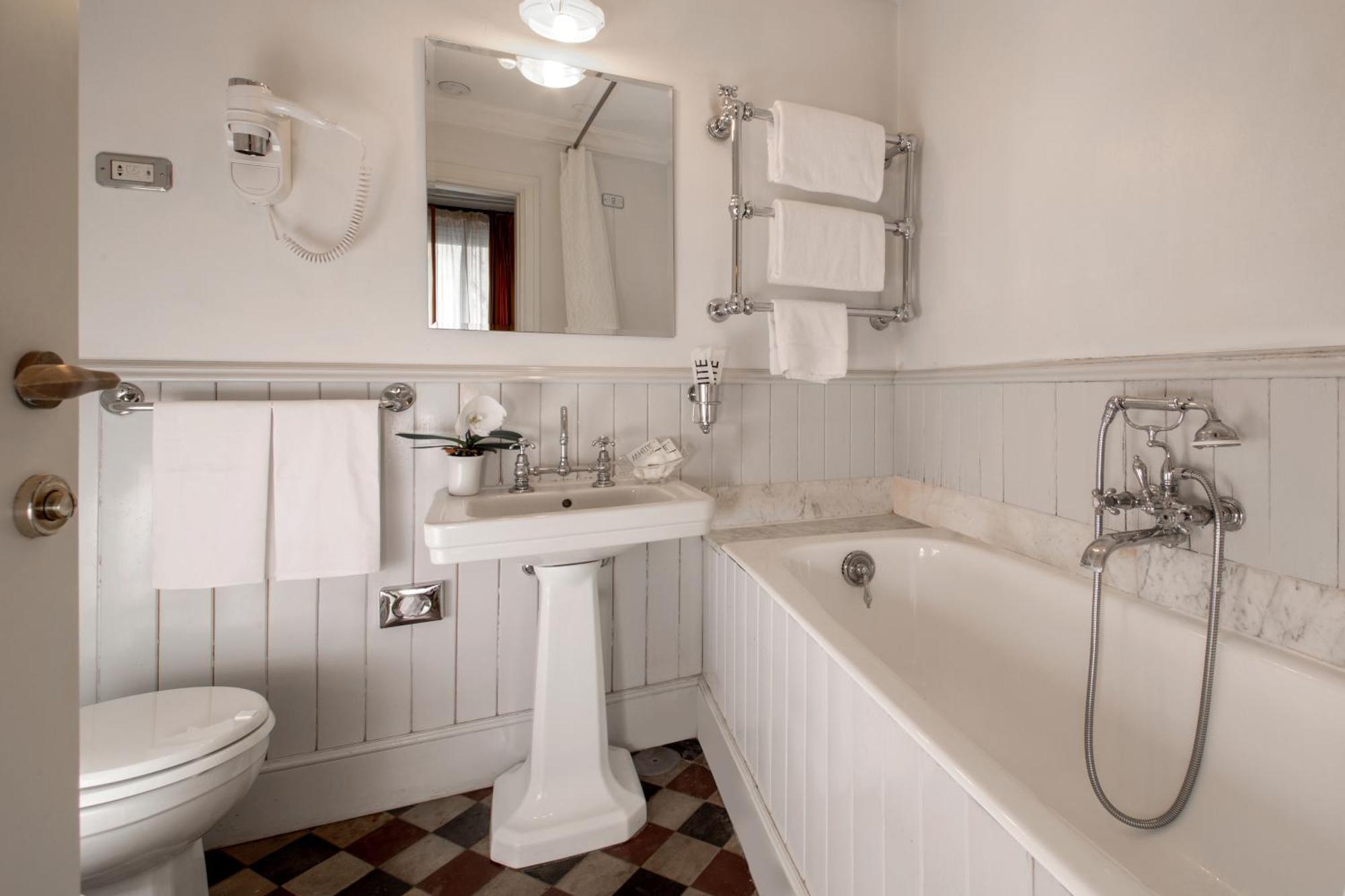 Triple Room,1216147990:JPEG