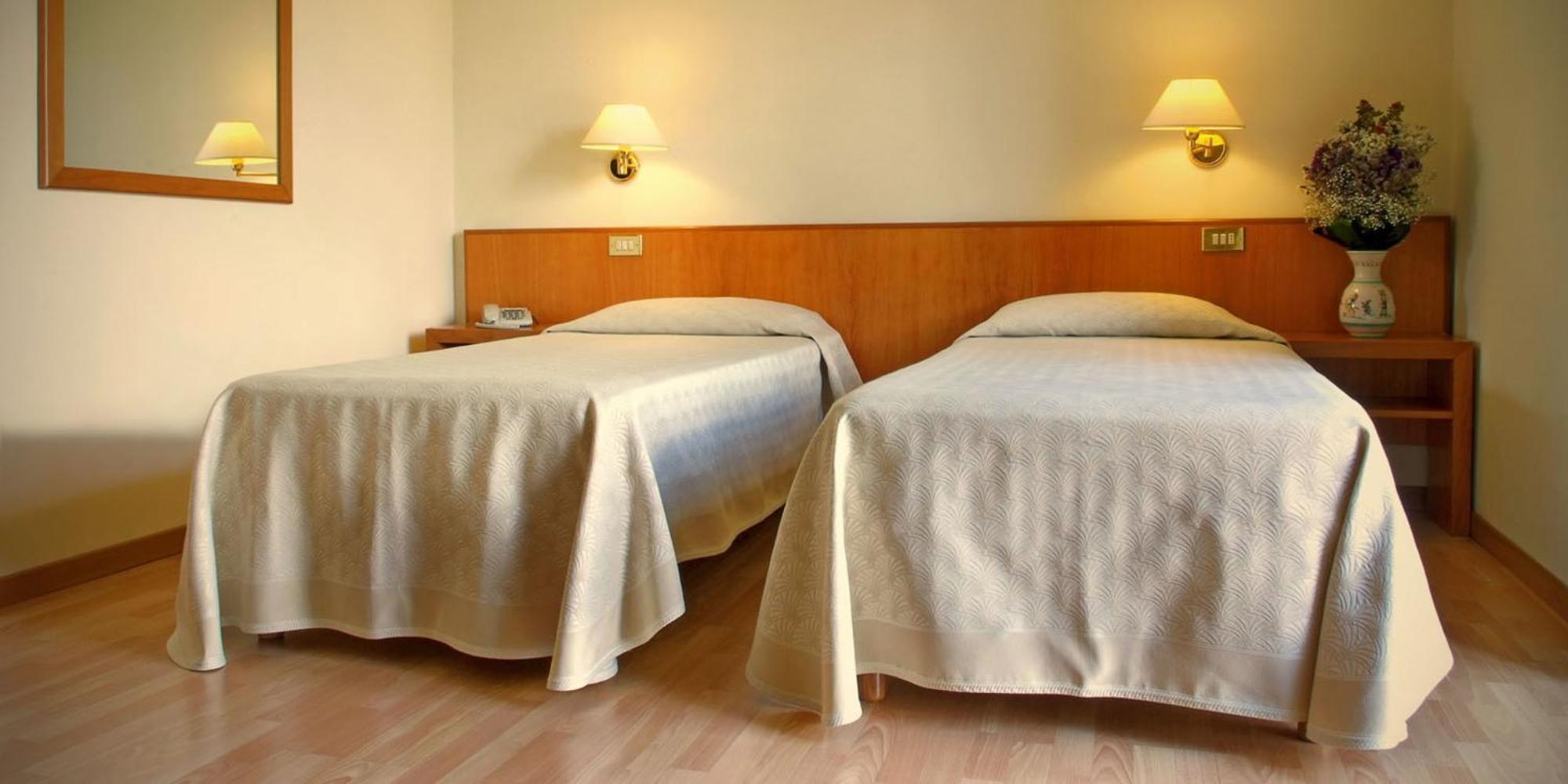 Twin Room,1216347760:JPEG