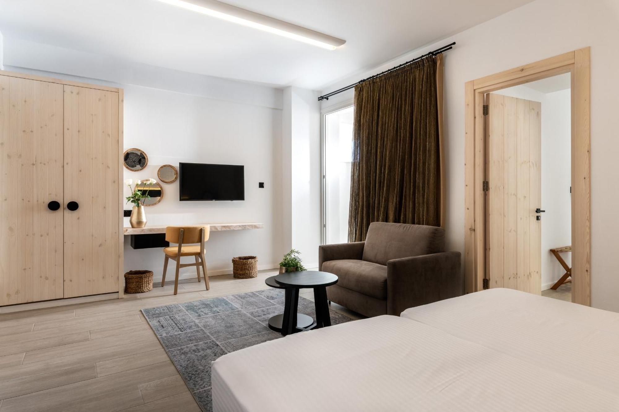 Family Suite with Balcony,895425712:JPEG