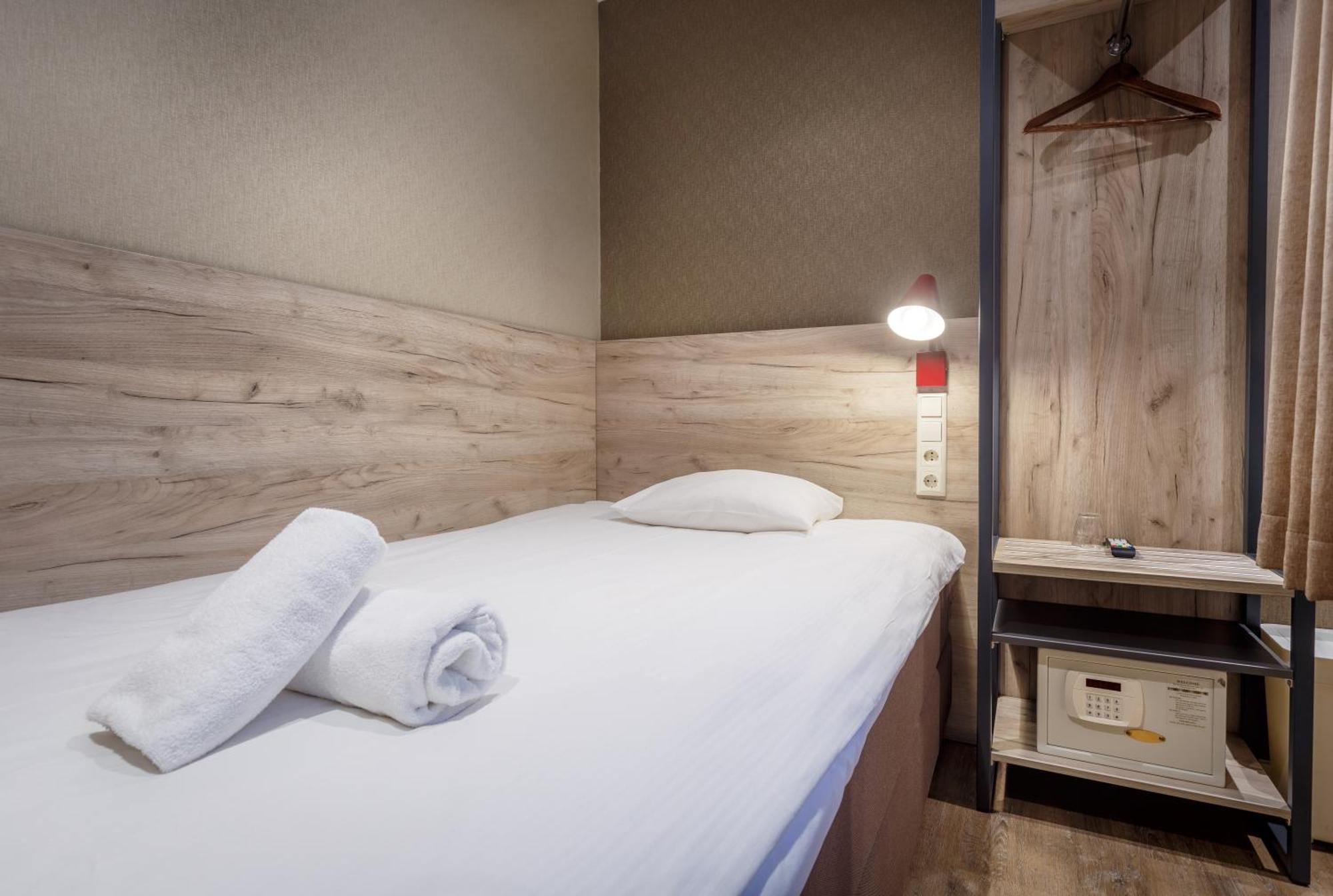 Single Room,632972559:JPEG