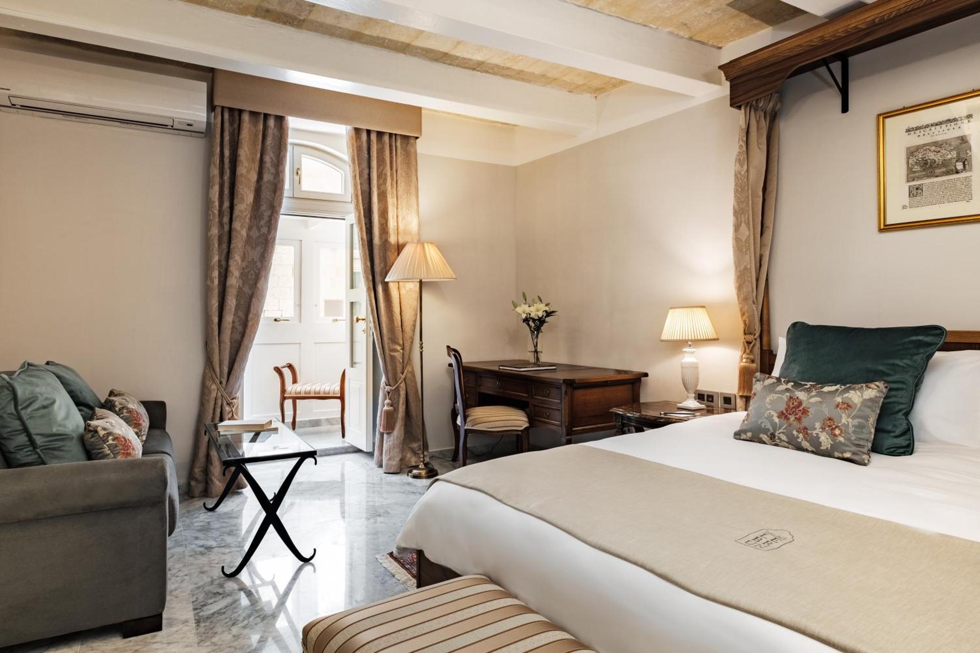 Deluxe Double or Twin Room Balcony