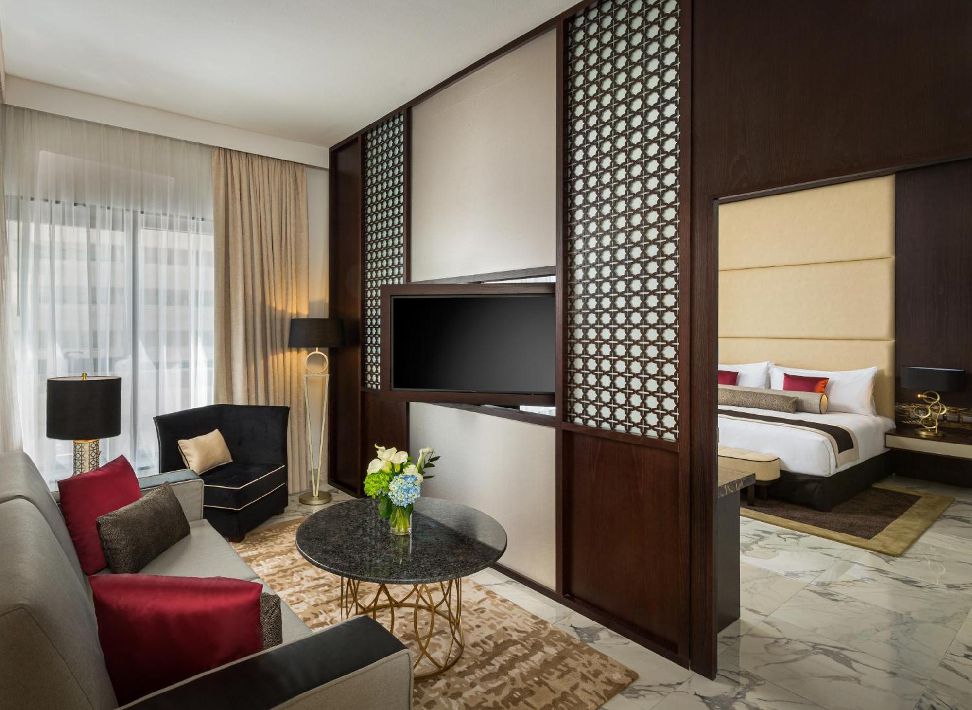 Executive Suite Balcony including Soluna Beach Club Access on Palm Jumeirah early check at 11am late check out at 4pm on Food & Beverage valid until 30th September 2026