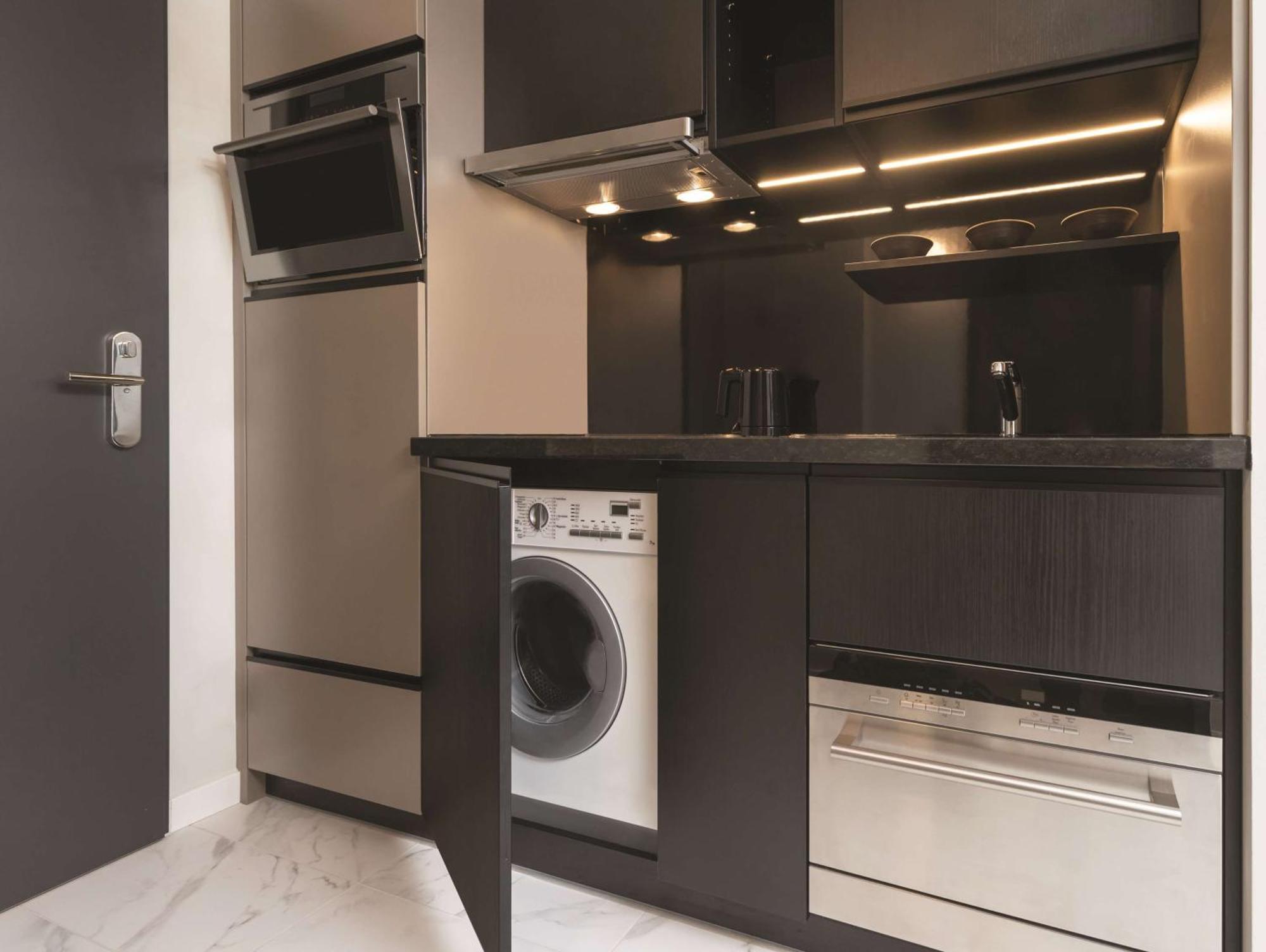 Premier One-Bedroom Apartment Balcony